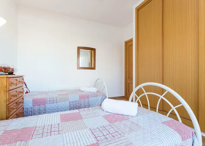 Edifício Rocha Vau Beach Apartment